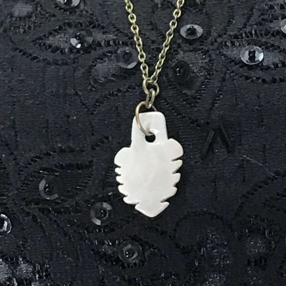 Hand carved Natural Agate Stone Pendant - Picture 7 of 9